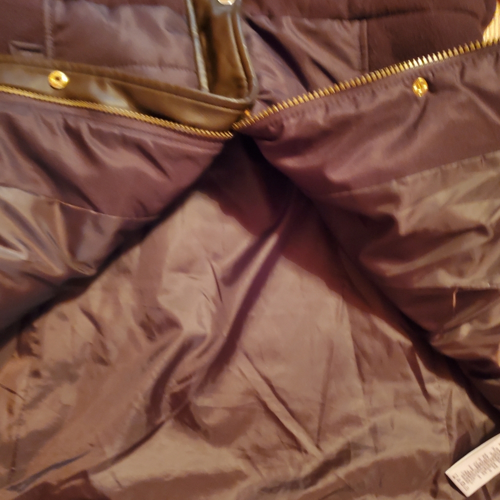 Two-Tone Puffer Coat - Picture 4 of 9